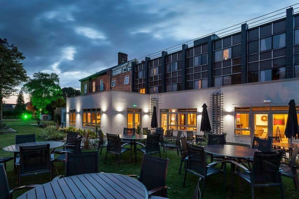 Western Pinewood Manchester Airport-wilmslow Aparthotel Wilmslow