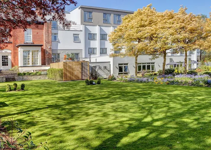 Best Western Plus Pinewood Manchester Airport-Wilmslow Hotel
