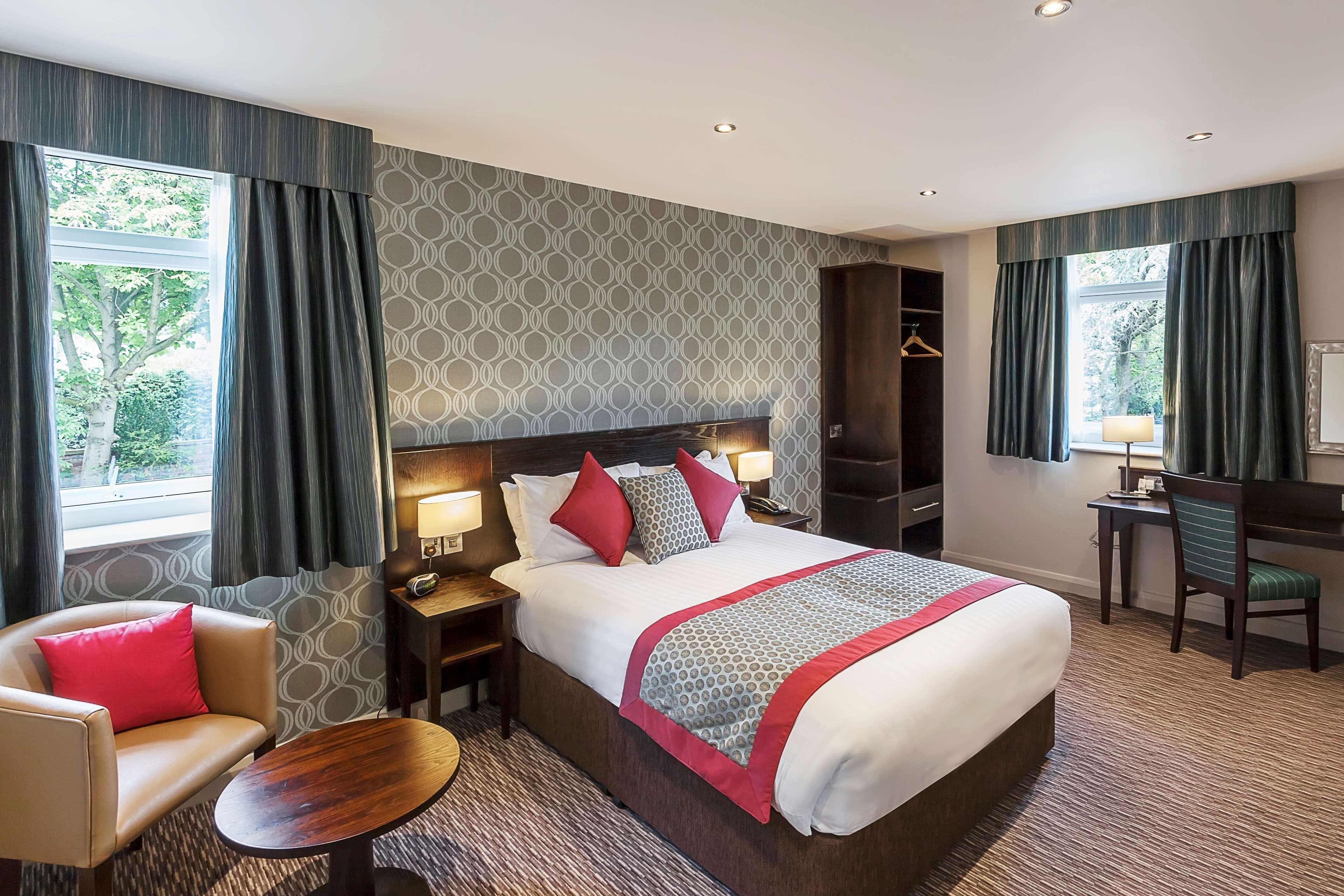 Western Pinewood Manchester Airport-wilmslow Wilmslow