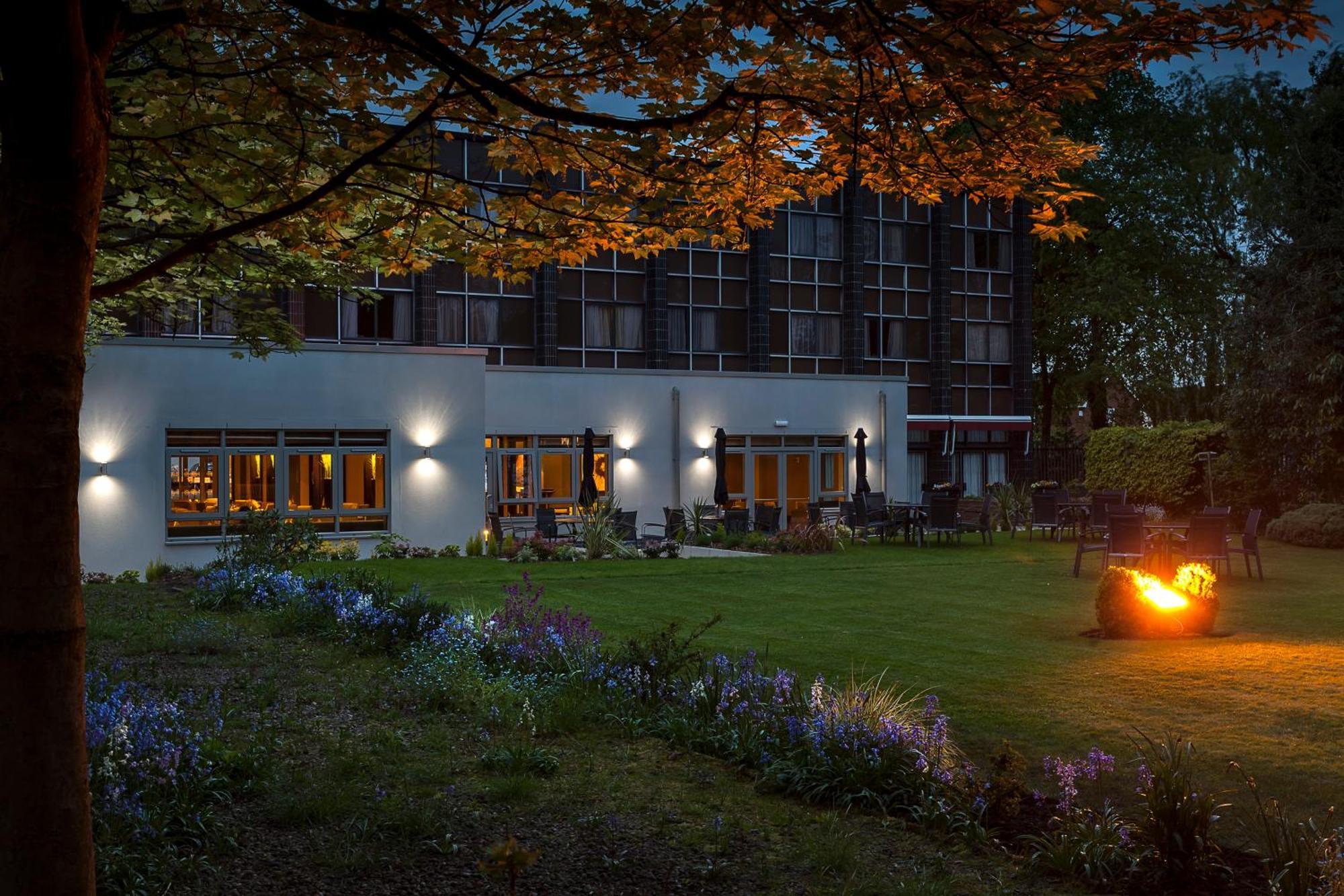Western Pinewood Manchester Airport-wilmslow Wilmslow