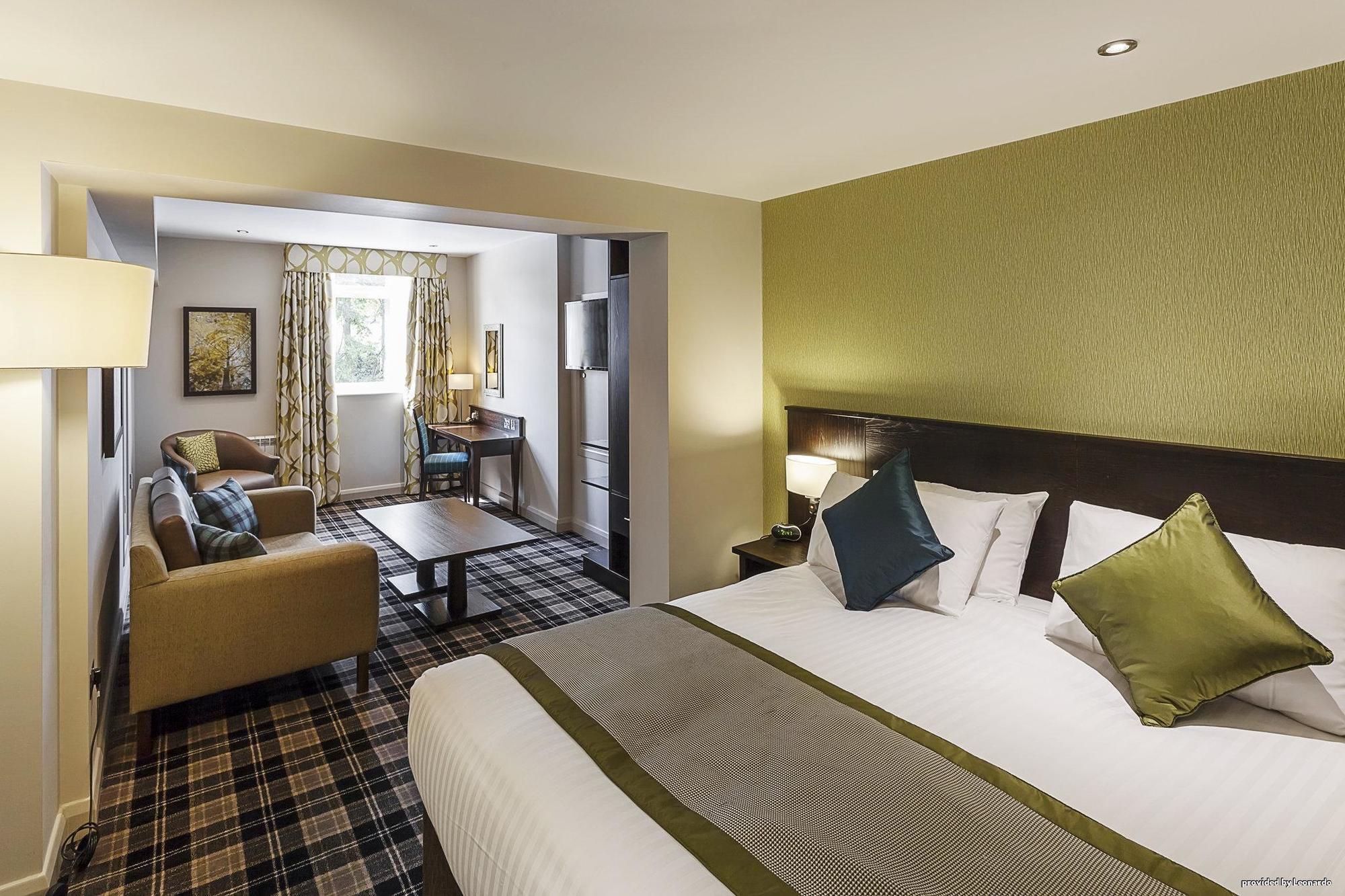 Western Pinewood Manchester Airport-wilmslow Wilmslow