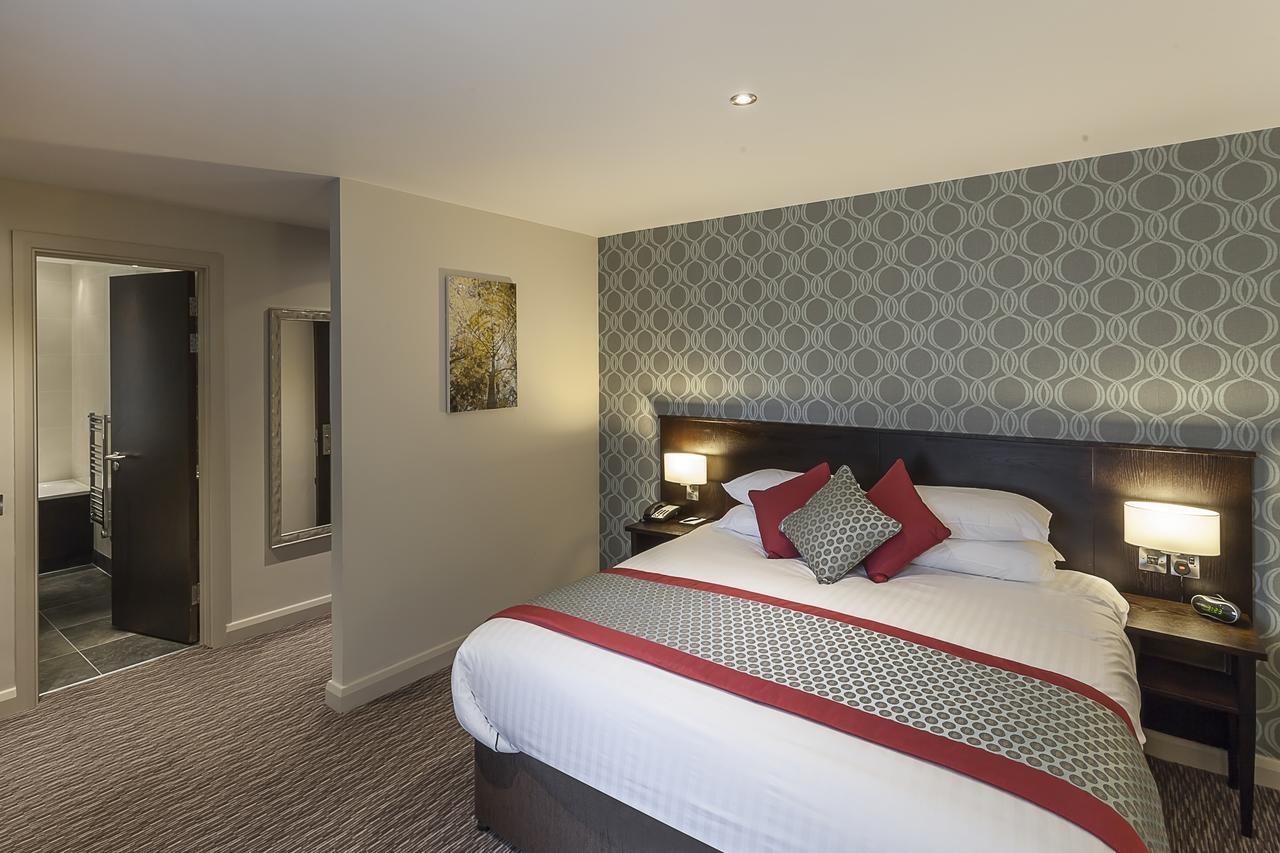 Western Pinewood Manchester Airport-wilmslow