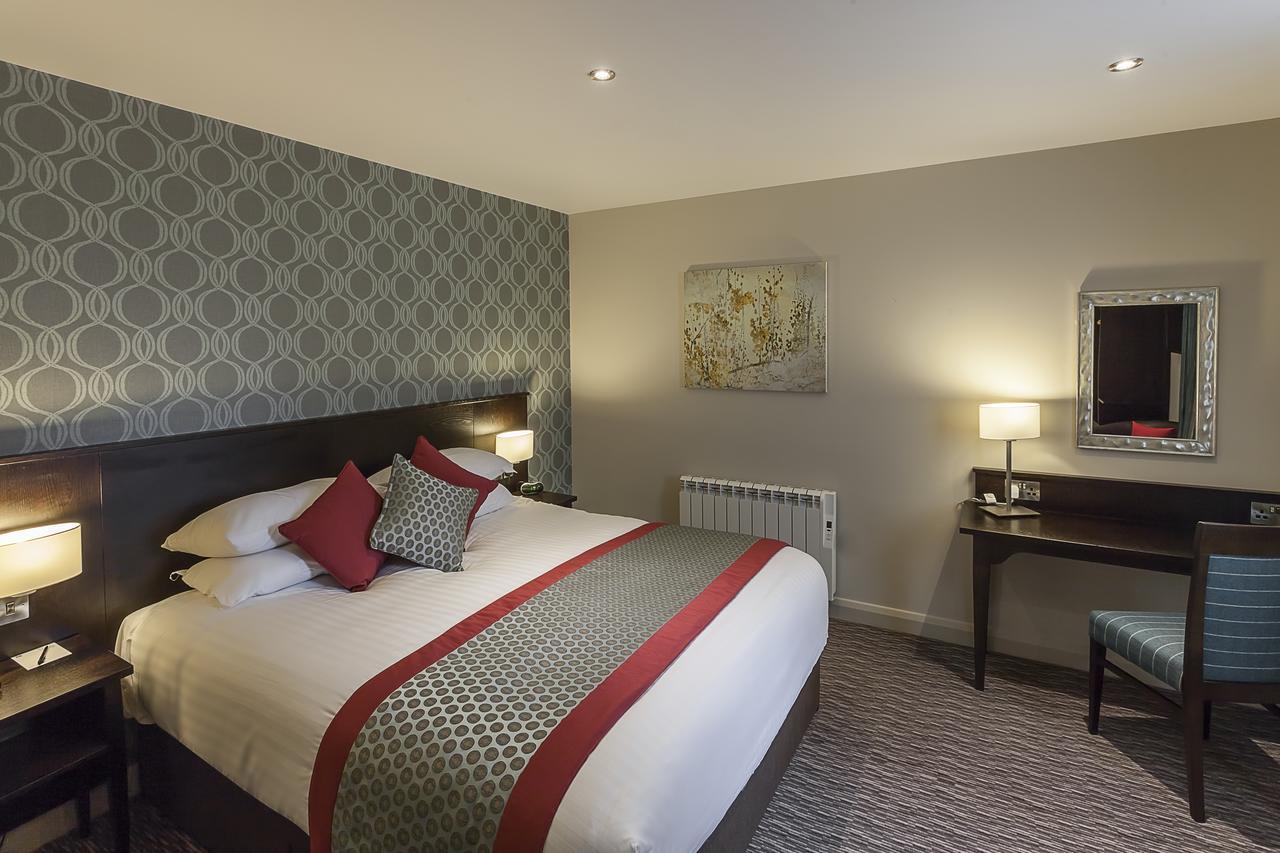 Western Pinewood Manchester Airport-wilmslow